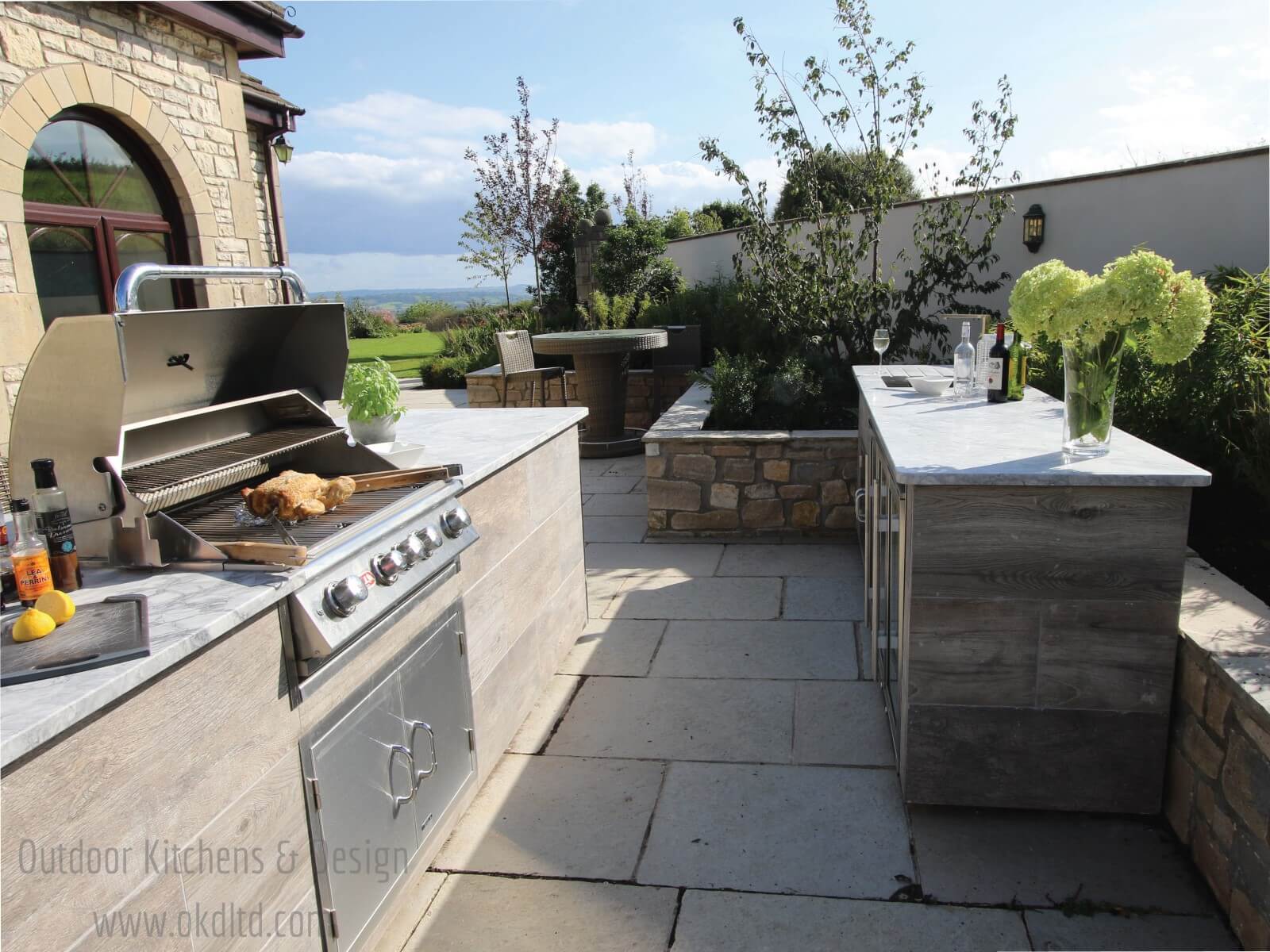 Outdoor kitchen with Bull appliances