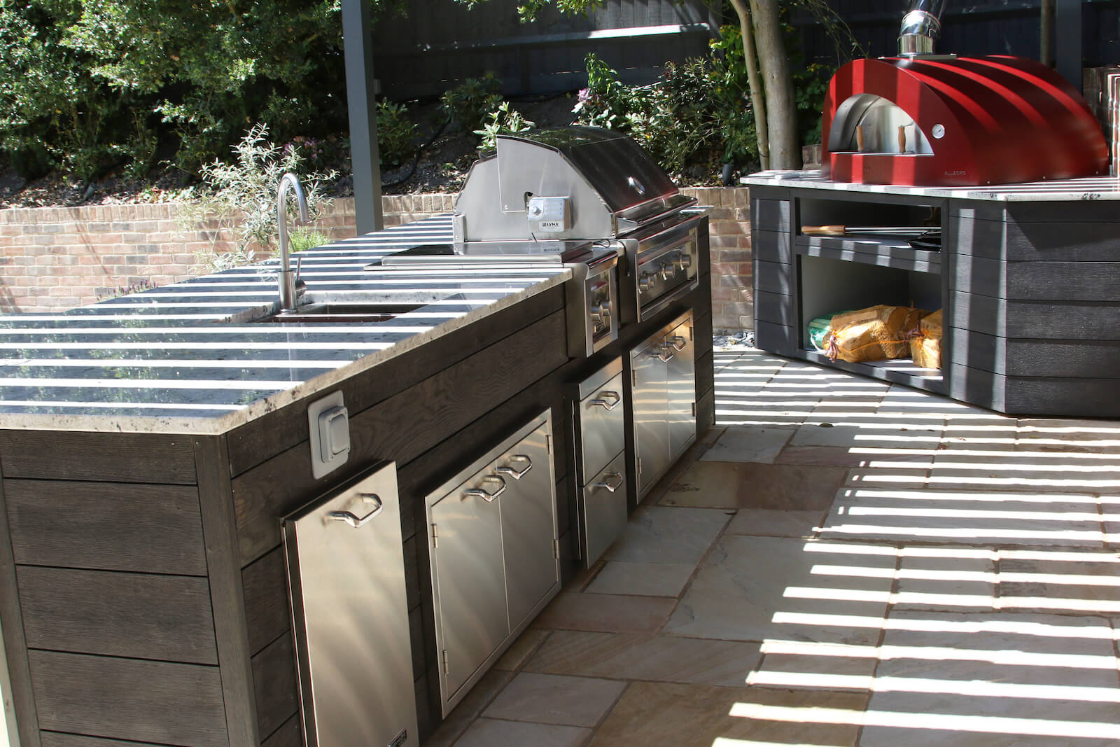 Outdoor kitchen with Lynx appliances