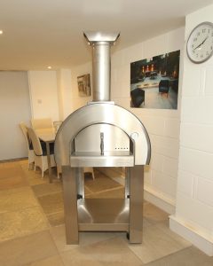 Wood-fired Pizza Oven